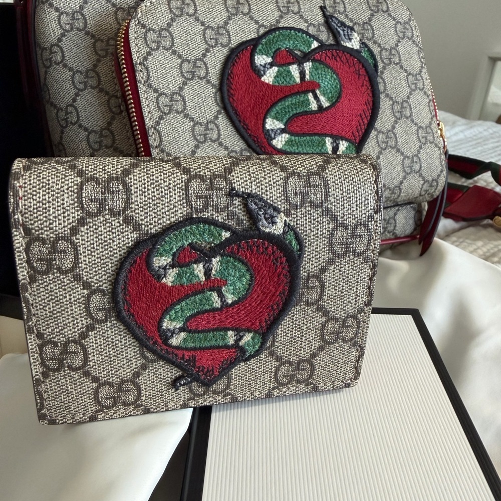 An authentic limited edition Gucci Backpack w/match wallet never used preowned - Picture 15 of 15